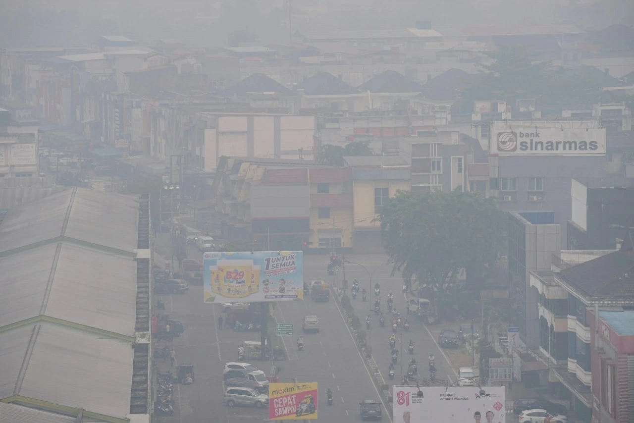 Khói mù dày đặc do cháy rừng bao phủ thành phố Pontianak ở Tây Kalimantan, Indonesia. (Nguồn: Getty Images)