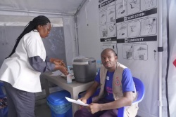CHDC Congo triển khai vaccine Ebola cho tuyến đầu, nhưng hiệu quả với chủng virus mới vẫn còn là dấu hỏi