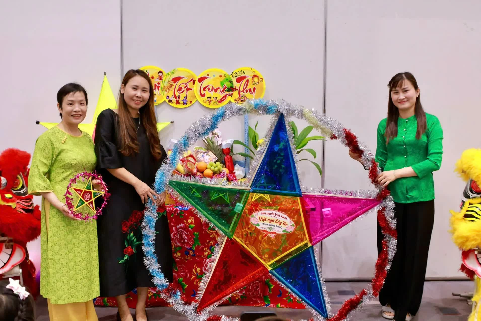Ấm áp Tết Trung thu của cộng đồng người Việt tại Sakai Ấm áp Tết Trung thu của cộng đồng người Việt tại Sakai, Nhật Bản