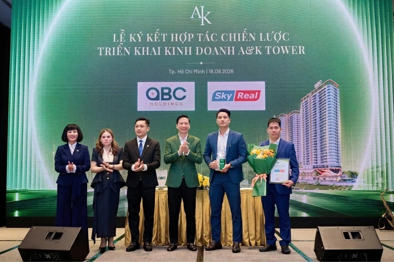 Lễ ký kết hợp tác chiến lược triển khai kinh doanh dự án A&K Tower.