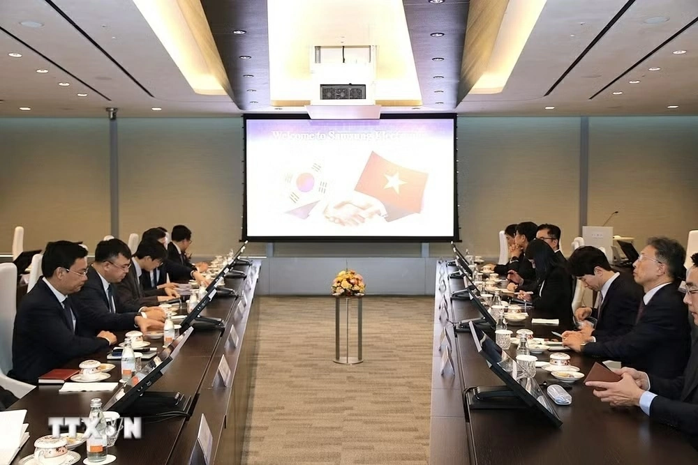 Đồng chí PGS, TS. Đoàn Minh Huấn, Ủy viên Bộ Chính trị, Giám đốc Học viện Chính trị quốc gia Hồ Chí Minh thăm và làm việc tại Hàn Quốc