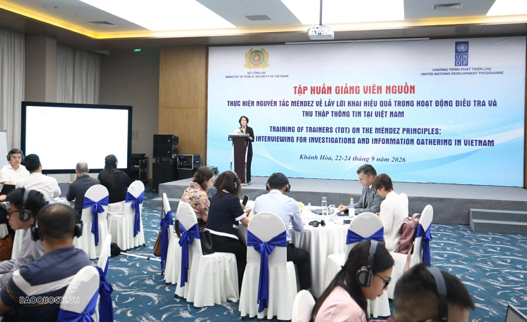 Bà Francesca Nardini, Phó Trưởng Đại diện Thường trú UNDP tại Việt Nam phát biểu tại buổi Khai mạc Chương trình. (Ảnh: Thành Long)