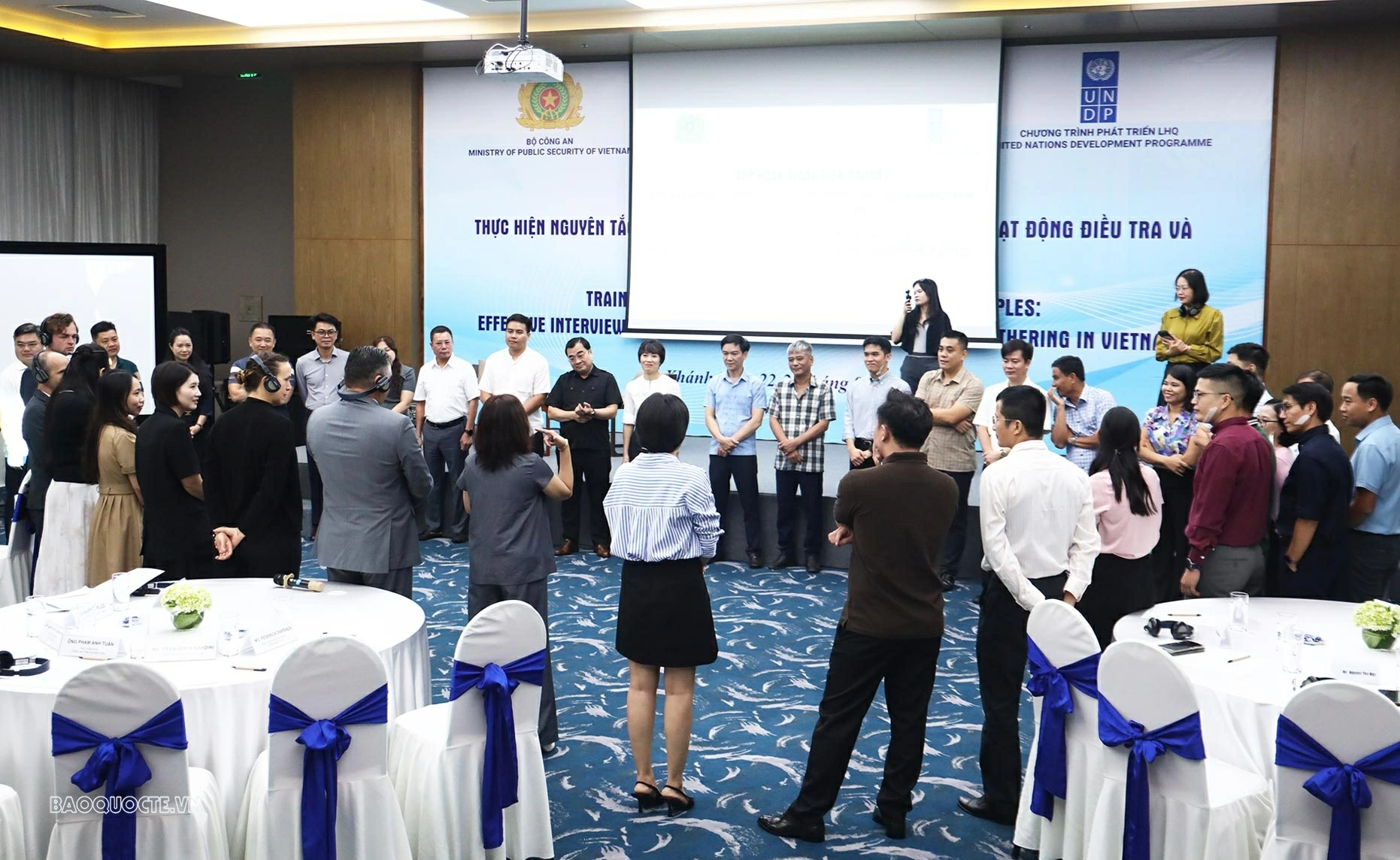 Bộ Công an phối hợp với Chương trình Phát triển Liên hợp quốc (UNDP) tại Việt Nam tổ chức chương trình “Tập huấn giảng viên nguồn – Hướng dẫn thực hiện Nguyên tắc Méndez ở Việt Nam”. (Ảnh: Thành Long)