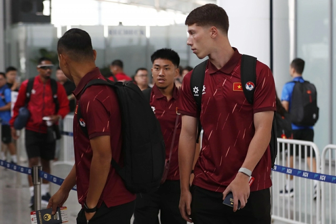 Đội tuyển Việt Nam lên đường sang Indonesia dự FIFA ASEAN Cup 2026 Đội tuyển Việt Nam lên đường sang Indonesia dự FIFA ASEAN Cup 2026
