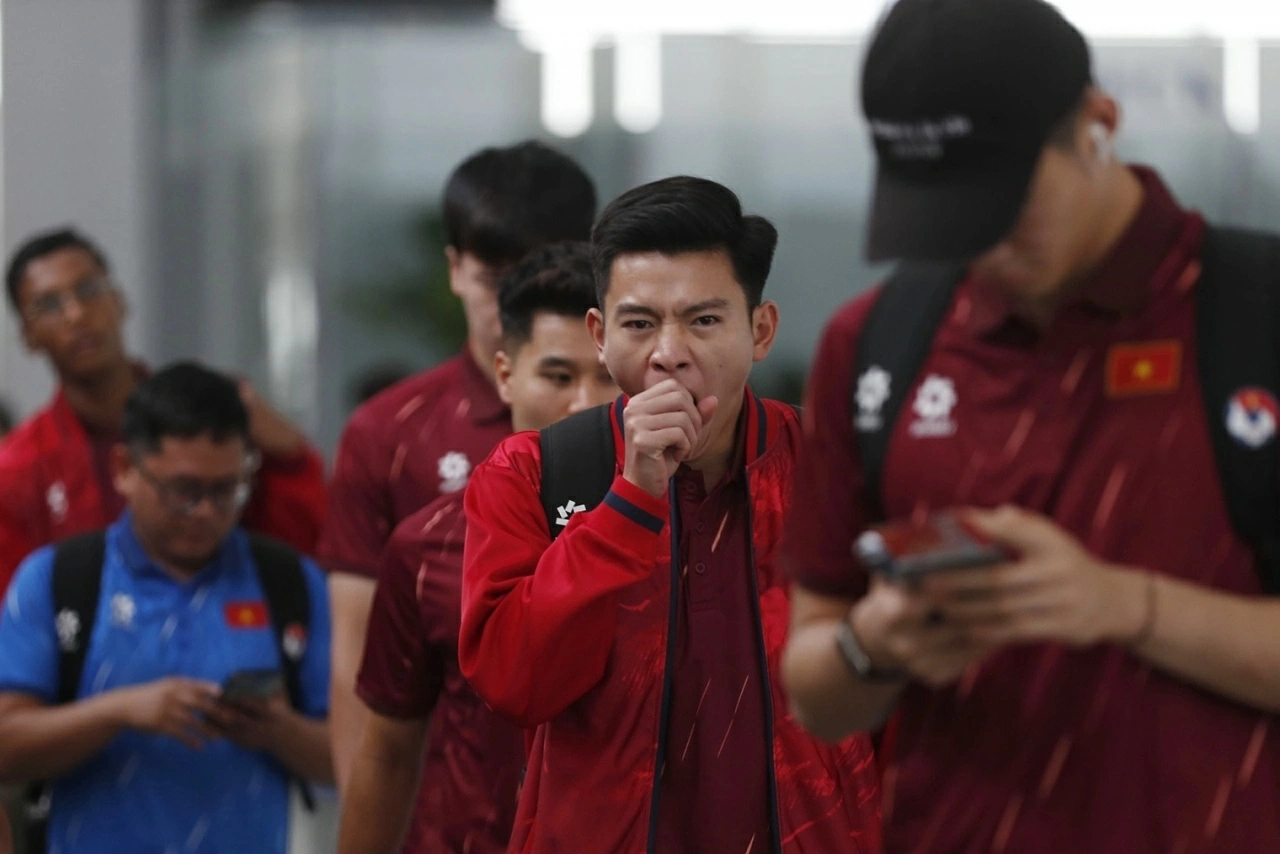 Đội tuyển Việt Nam lên đường sang Indonesia dự FIFA ASEAN Cup 2026 Đội tuyển Việt Nam lên đường sang Indonesia dự FIFA ASEAN Cup 2026