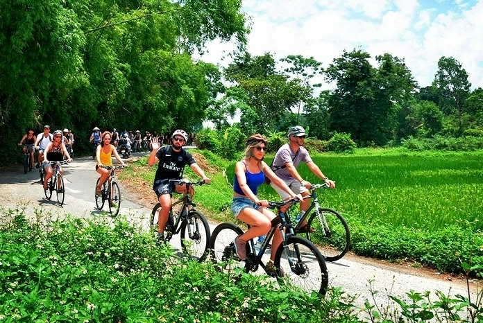 Du lịch toàn cầu tăng trưởng chậm, Việt Nam vẫn duy trì đà tăng hai con số