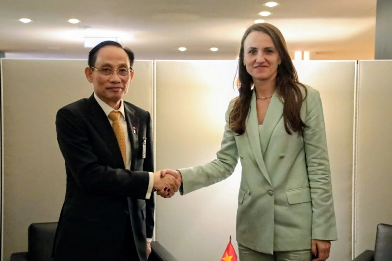 Hoạt động của Bộ trưởng Ngoại giao Lê Hoài Trung trong khuôn khổ Tuần lễ cấp cao Đại hội đồng Liên hợp quốc khóa 81 tại New York, Hoa Kỳ Hoạt động của Bộ trưởng Ngoại giao Lê Hoài Trung trong khuôn khổ Tuần lễ cấp cao Đại hội đồng Liên hợp quốc khóa 81 tại New York, Hoa Kỳ
