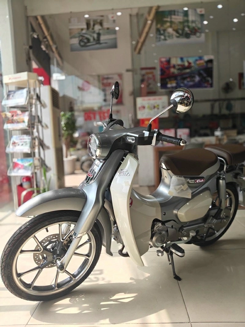Super Cub C125 2027 tiếp tục duy trì hình ảnh riêng giữa thị trường xe máy ngày càng đa dạng.
