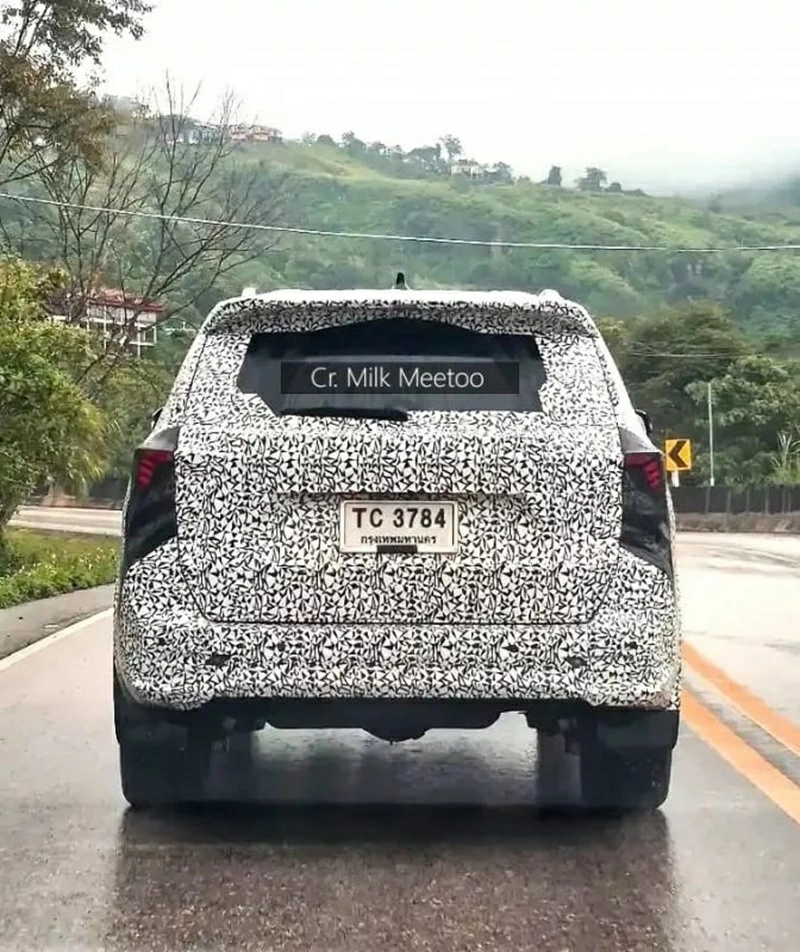 Ảnh chạy thử mới nhất của Toyota Fortuner thế hệ mới tại Thái Lan.