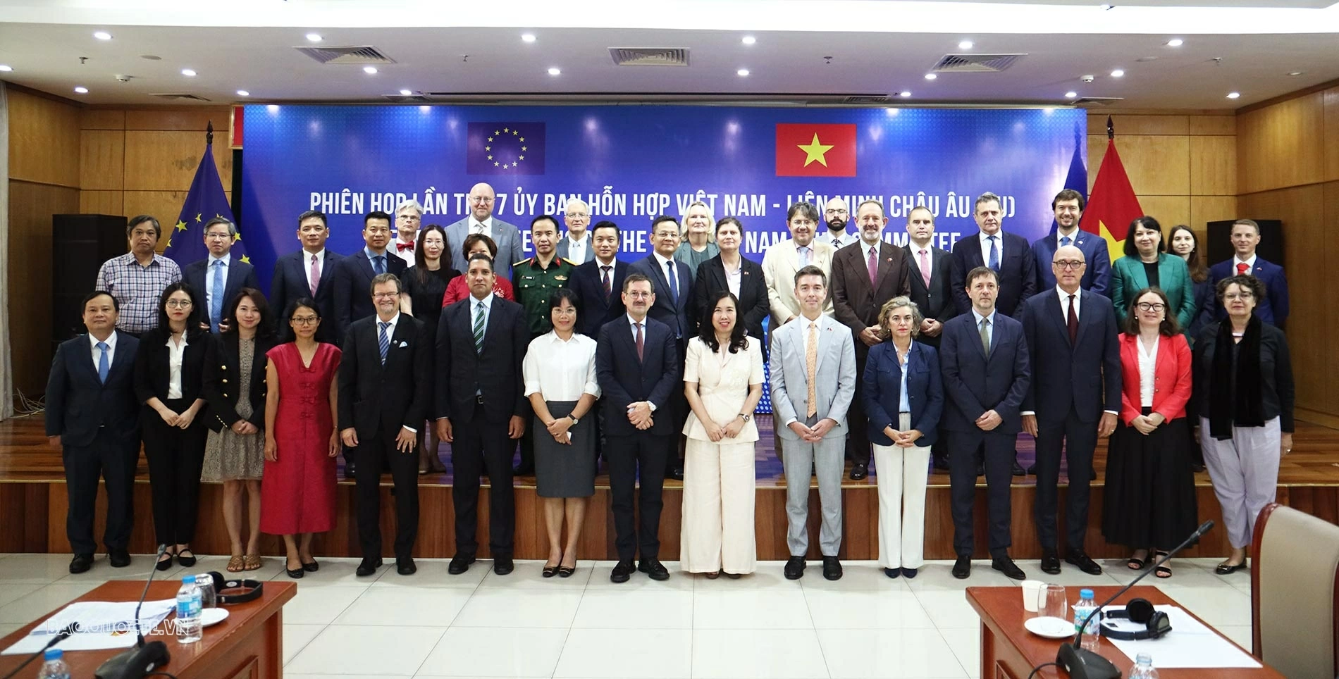 Các đại biểu chụp ảnh chung. (Ảnh: Thành Long)