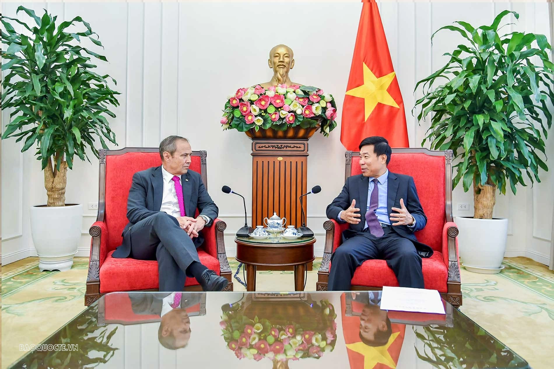 Thứ trưởng Ngoại giao Nguyễn Mạnh Cường tiếp Thủ hiến bang Tây Australia Thứ trưởng Ngoại giao Nguyễn Mạnh Cường tiếp Thủ hiến bang Tây Australia