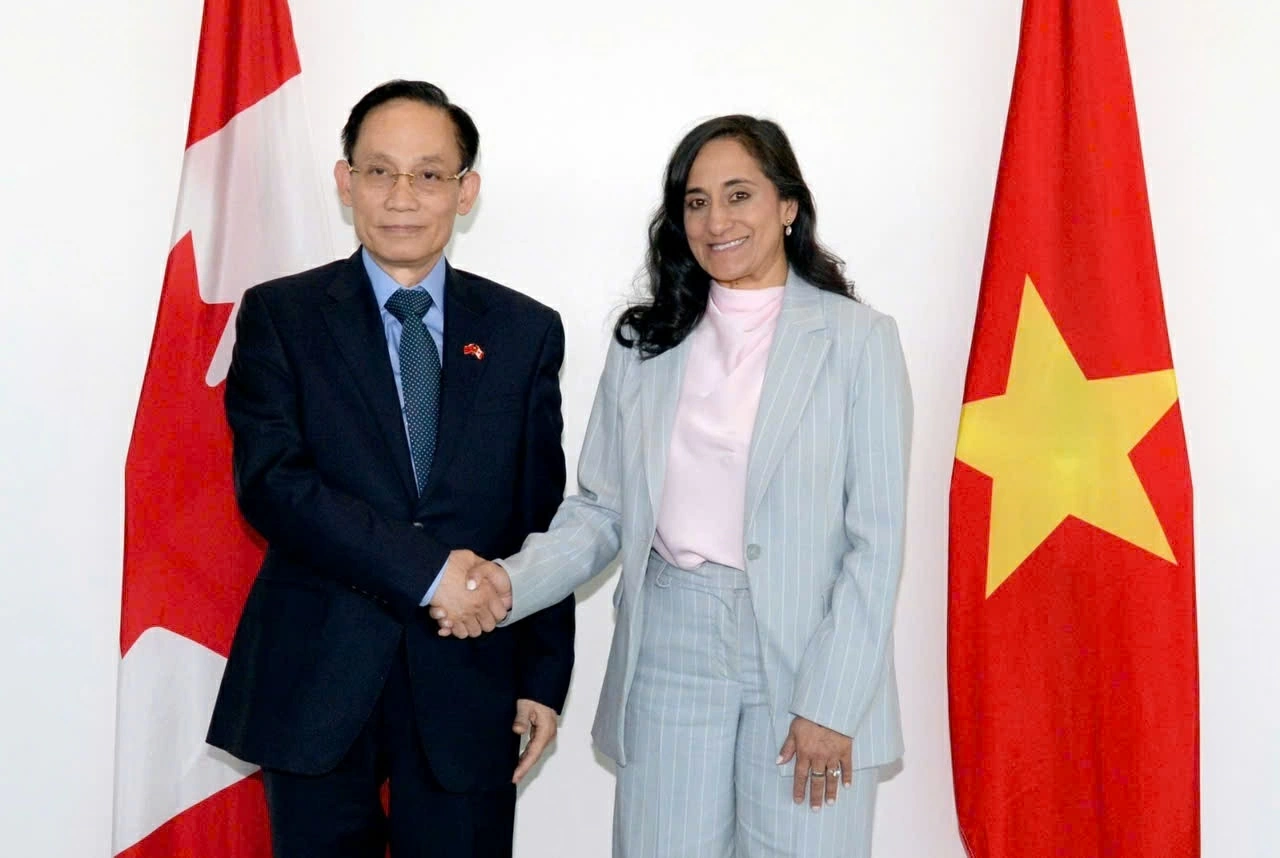 Ủy viên Bộ Chính trị, Bộ trưởng Ngoại giao Lê Hoài Trung hội đàm với Bộ trưởng Ngoại giao Canada Anita Anand Ủy viên Bộ Chính trị, Bộ trưởng Ngoại giao Lê Hoài Trung hội đàm với Bộ trưởng Ngoại giao Canada Anita Anand
