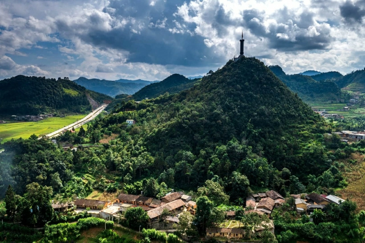 3 địa điểm du lịch lý tưởng tháng 10: Tiết trời se lạnh, biển mây bồng bềnh