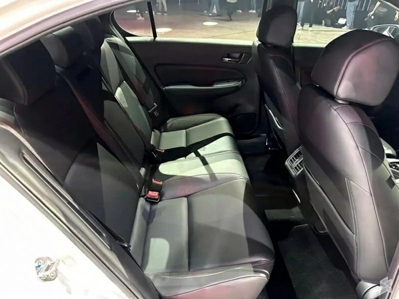 Hàng ghế sau Honda City 2026.