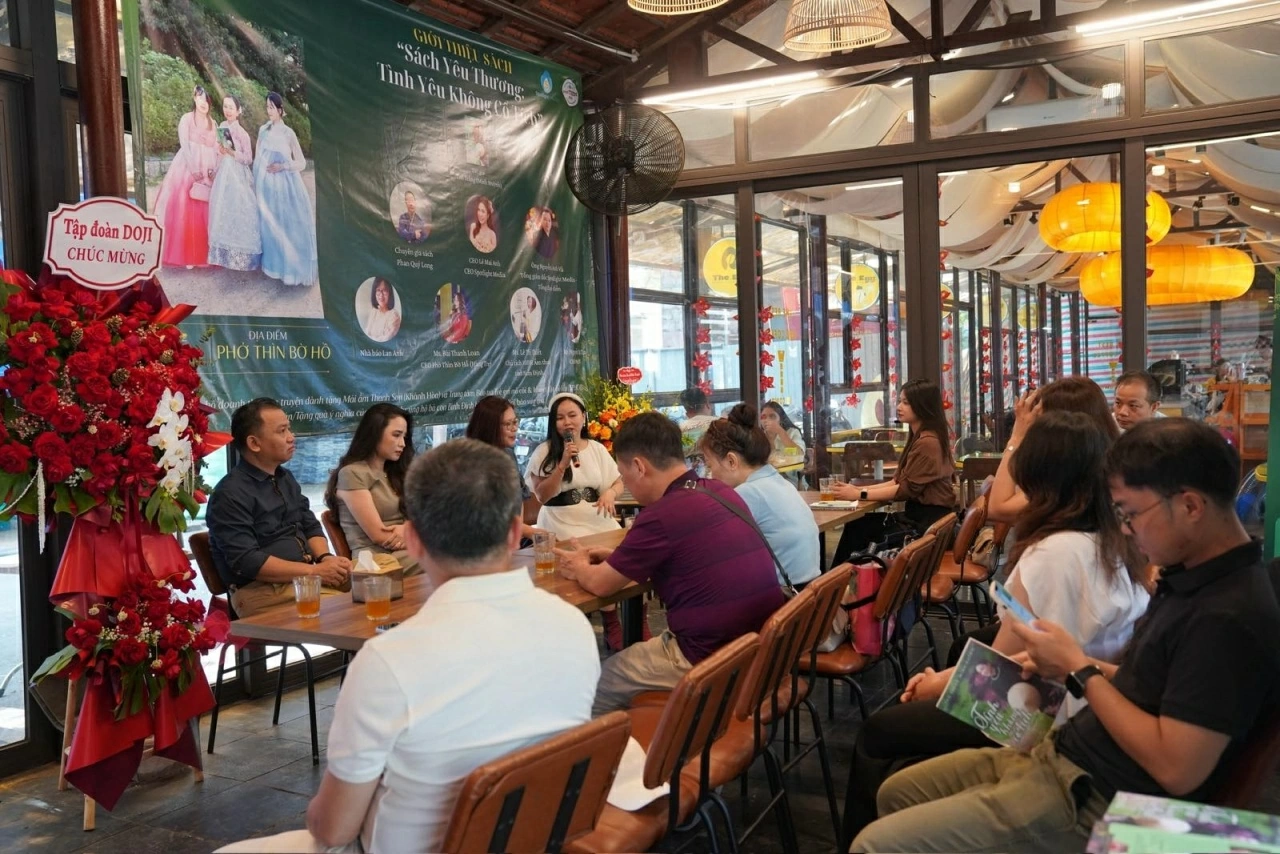 Tình yêu không cổ tích về Hà Nội mùa Thu: Từ trang sách đến hành trình 200 triệu đồng trao yêu thương
