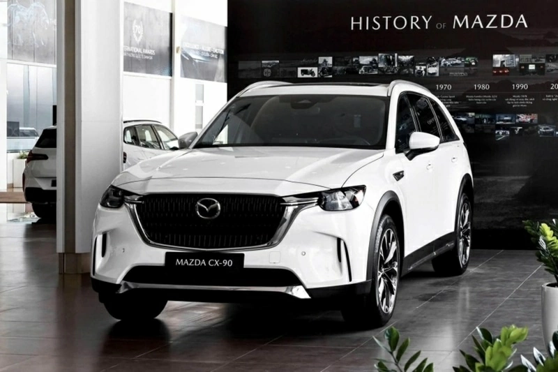Mazda CX-90 đang được một số đại lý triển khai chương trình ưu đãi với tổng giá trị lên tới 81 triệu đồng.