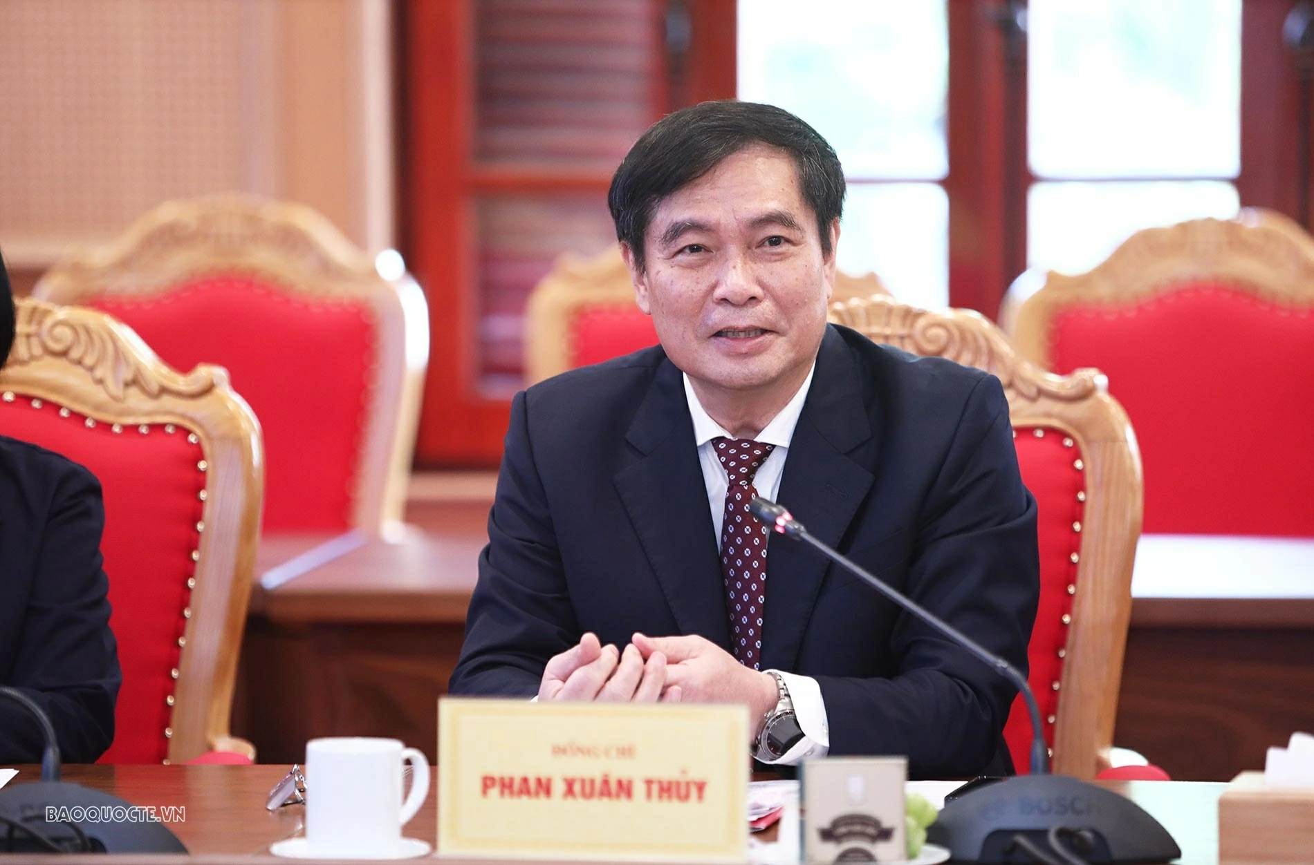 Phó Trưởng Ban Tuyên giáo Trung ương Phan Xuân Thủy phát biểu tại Hội đàm. (Ảnh: Thành Long)