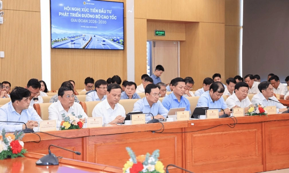 Hội nghị là diễn đàn để cơ quan quản lý, địa phương, nhà đầu tư, doanh nghiệp và các tổ chức liên quan trao đổi, làm rõ khó khăn, vướng mắc, thúc đẩy huy động nguồn lực phát triển đường bộ cao tốc.
