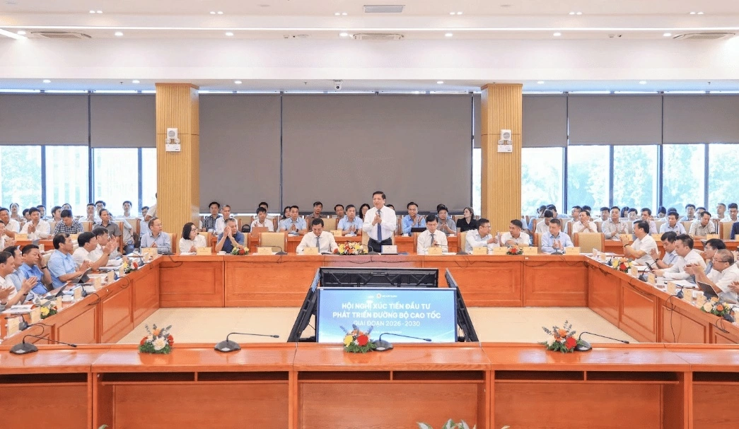 Toàn cảnh Hội nghị xúc tiến đầu tư phát triển đường bộ cao tốc giai đoạn 2026 - 2030 tại Hà Nội ngày 29/9.