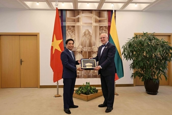 Phó Chủ tịch Quốc hội