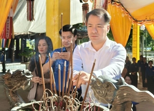 Mười nữ dân quân Lam Hạ - Bản hùng ca bất tử Mười nữ dân quân Lam Hạ - Bản hùng ca bất tử