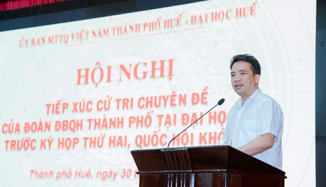Ủy viên Bộ Chính trị, Bộ trưởng Bộ Ngoại giao Lê Hoài Trung tiếp xúc cử tri tại thành phố Huế