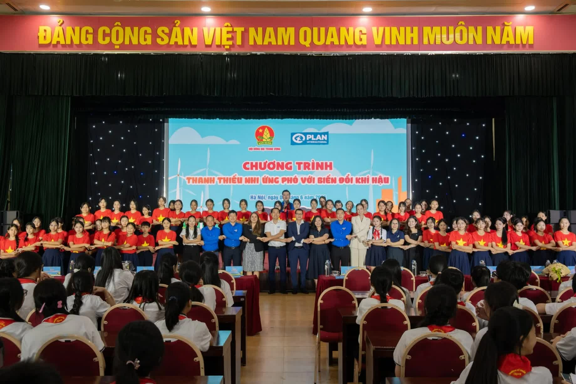 Mở những cánh cửa để trẻ em gái chạm tới ước mơ Trao cơ hội để trẻ em gái biến ước mơ thành lựa chọn