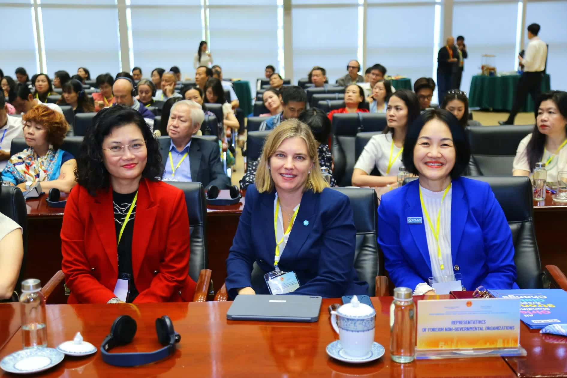 Mở những cánh cửa để trẻ em gái chạm tới ước mơ Trao cơ hội để trẻ em gái biến ước mơ thành lựa chọn