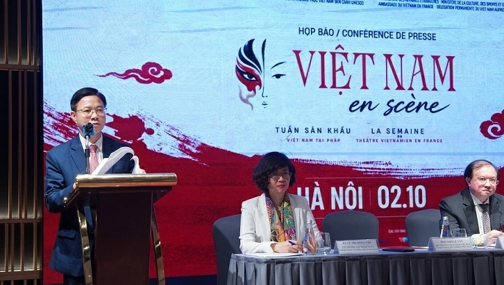 Sân khấu Việt Nam đến Paris bằng những cuộc gặp gỡ văn hóa Sân khấu Việt Nam đến Paris bằng những cuộc gặp gỡ văn hóa