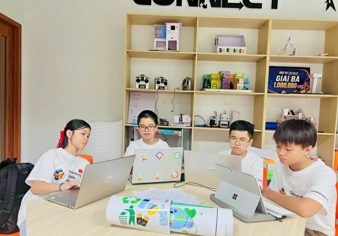 Công bố 17 đội thi xuất sắc nhất bước vào vòng Chung kết Samsung Solve for Tomorrow 2026 Công bố 17 đội thi xuất sắc nhất bước vào vòng Chung kết Samsung Solve for Tomorrow 2026