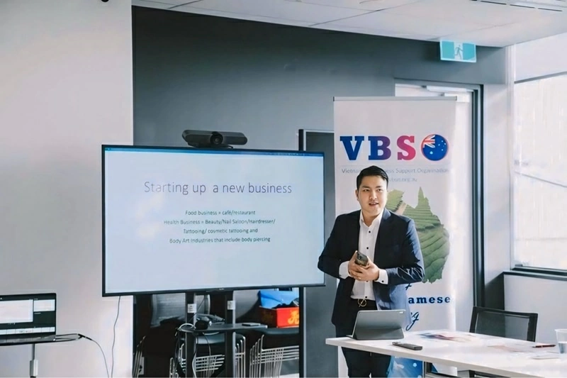 Anthony Khoa Phan chia sẻ góc nhìn và kinh nghiệm lập nghiệp cùng người trẻ tại Melbourne.