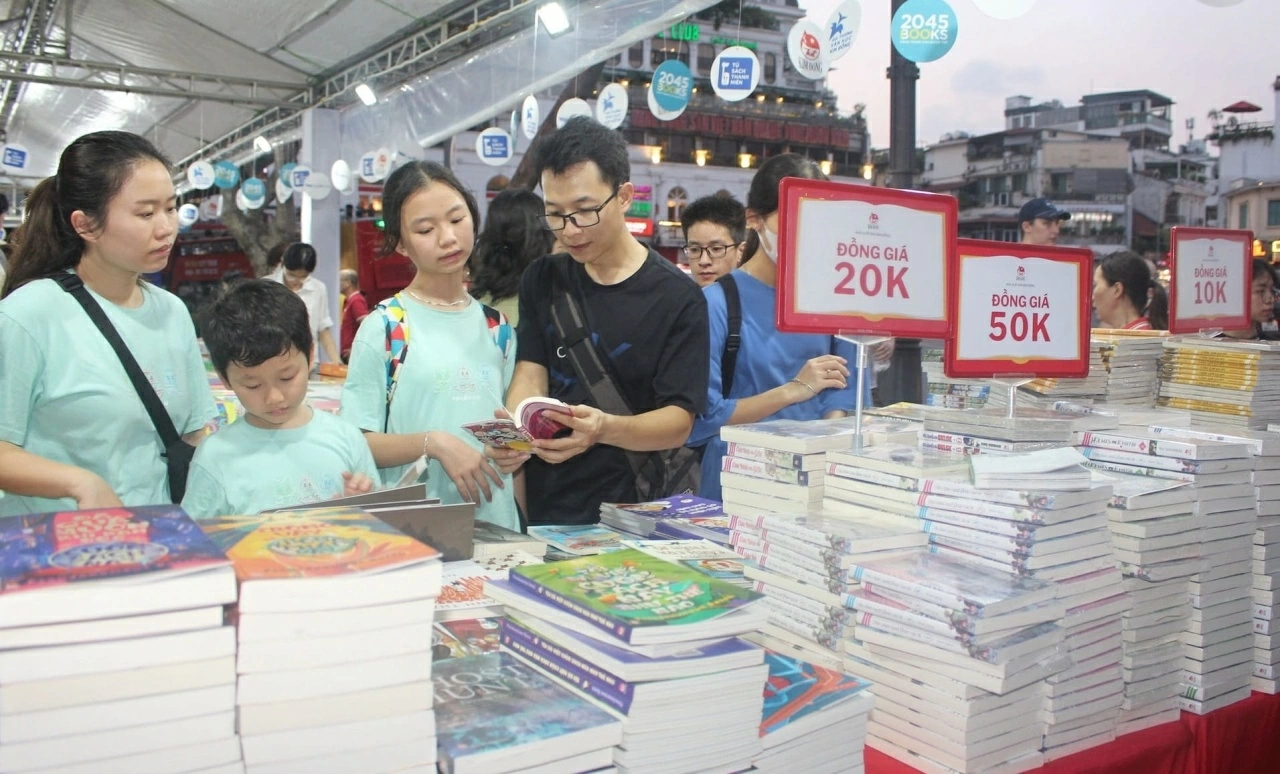 Khai mạc Hội Sách Hà Nội 2026: Gắn văn hóa đọc với phát triển văn hóa Thủ đô