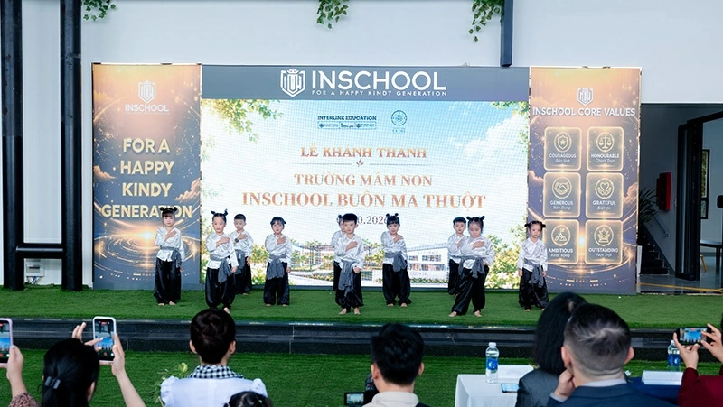 Trung Nguyên Legend khánh thành cùng lúc hai trường học chuẩn quốc tế tại Thành phố Cà phê Trung Nguyên Legend khánh thành cùng lúc hai trường học chuẩn quốc tế tại Thành phố Cà phê