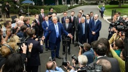 Siêu trí tuệ hay trí tuệ nhân tạo: Tổng thống Trump có đúng khi đổi tên AI?