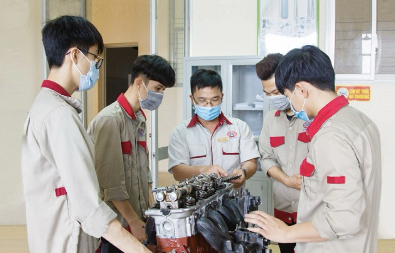 Hà Nội trong cuộc đua nhân lực chất lượng cao: Kinh nghiệm quốc tế