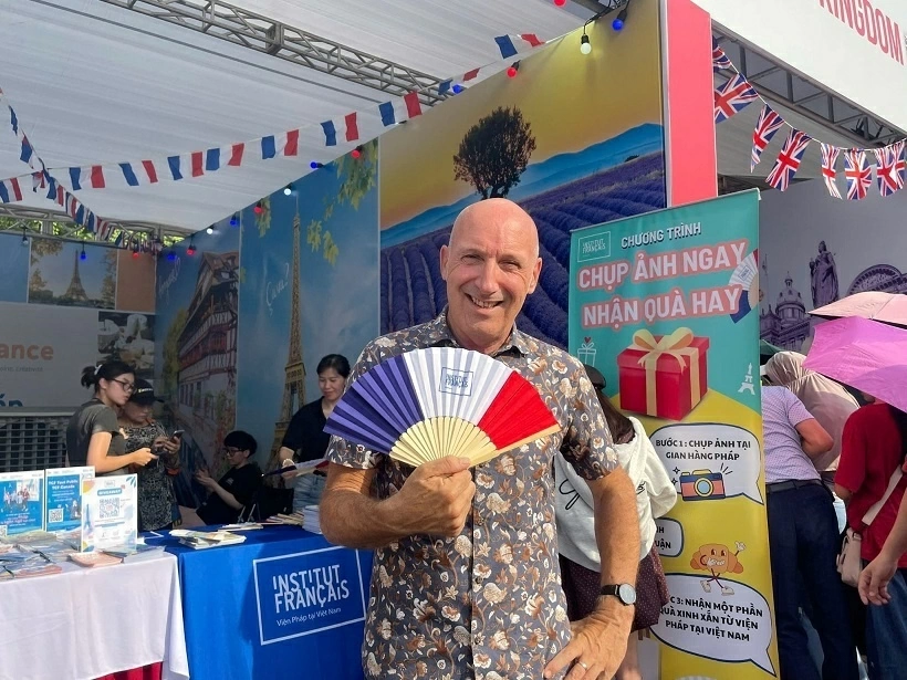 Ấn tượng của bạn bè quốc tế về Lễ hội Văn hóa thế giới tại Hà Nội lần thứ hai Bạn bè quốc tế ấn tượng với Lễ hội Văn hóa thế giới tại Hà Nội lần thứ hai