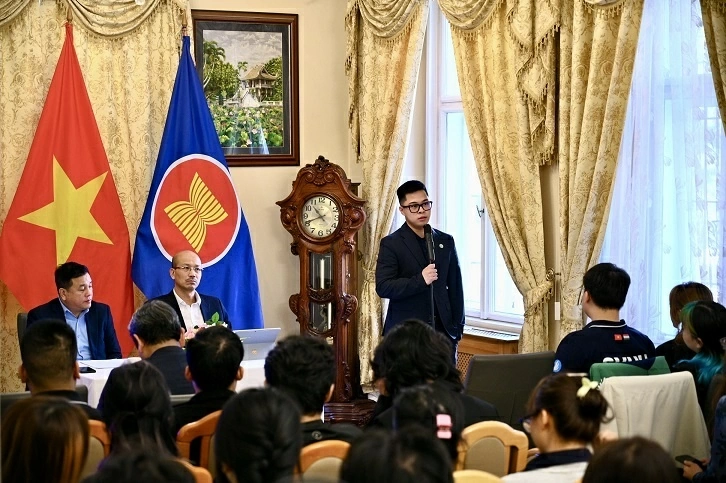 Đại sứ quán Việt Nam tại Hungary đồng hành cùng thế hệ sinh viên mới Đại sứ quán Việt Nam tại Hungary đồng hành cùng thế hệ sinh viên mới