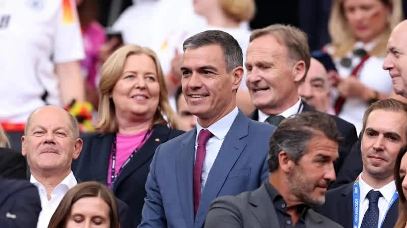 Thủ tướng Tây Ban Nha Pedro Sánchez thông báo, nước này sẽ tổ chức bầu cử sớm vào ngày 29/11. (Nguồn: Yahoo Sports)