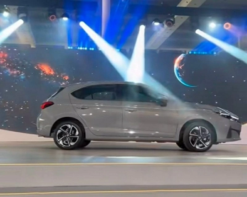 Cận cảnh Honda City 2027 vừa ra mắt tại Brazil, giá từ 586 triệu đồng
