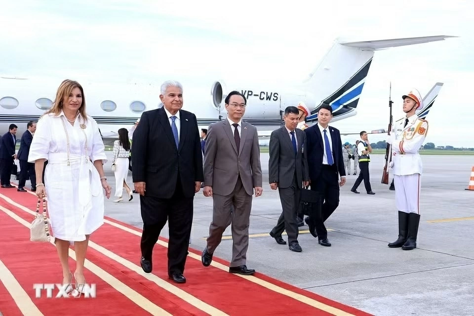 Tổng thống Cộng hòa Panama José Raúl Mulino và Phu nhân bắt đầu thăm Việt Nam