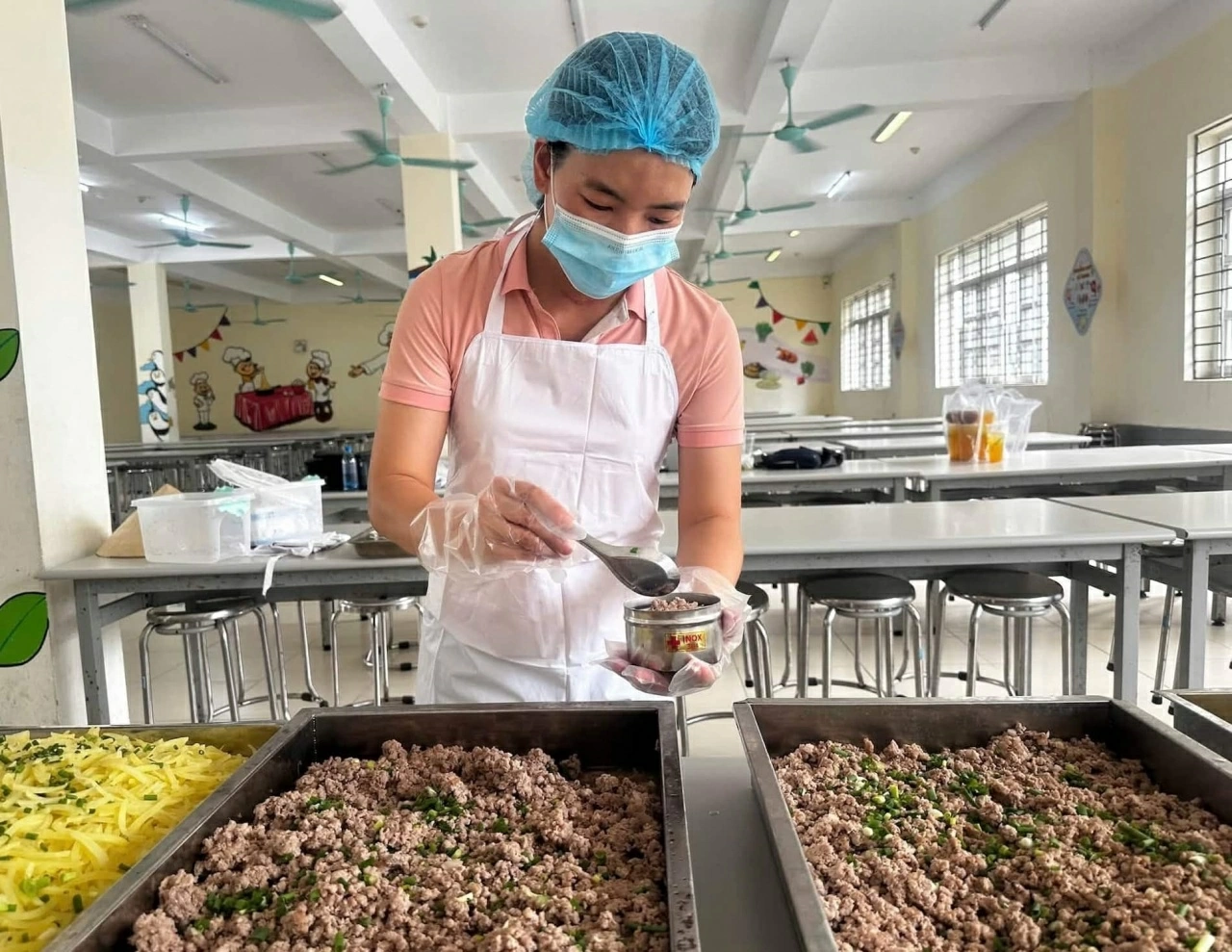 Bộ GD&ĐT siết quy định mới sau nhiều lùm xùm suất ăn bán trú Bộ GD&ĐT siết quy định mới sau nhiều lùm xùm suất ăn bán trú