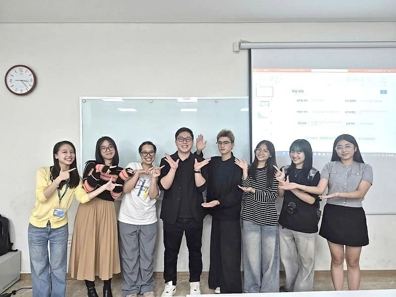 Khoa Truyền thông quốc tế - Học viện ngoại giao.