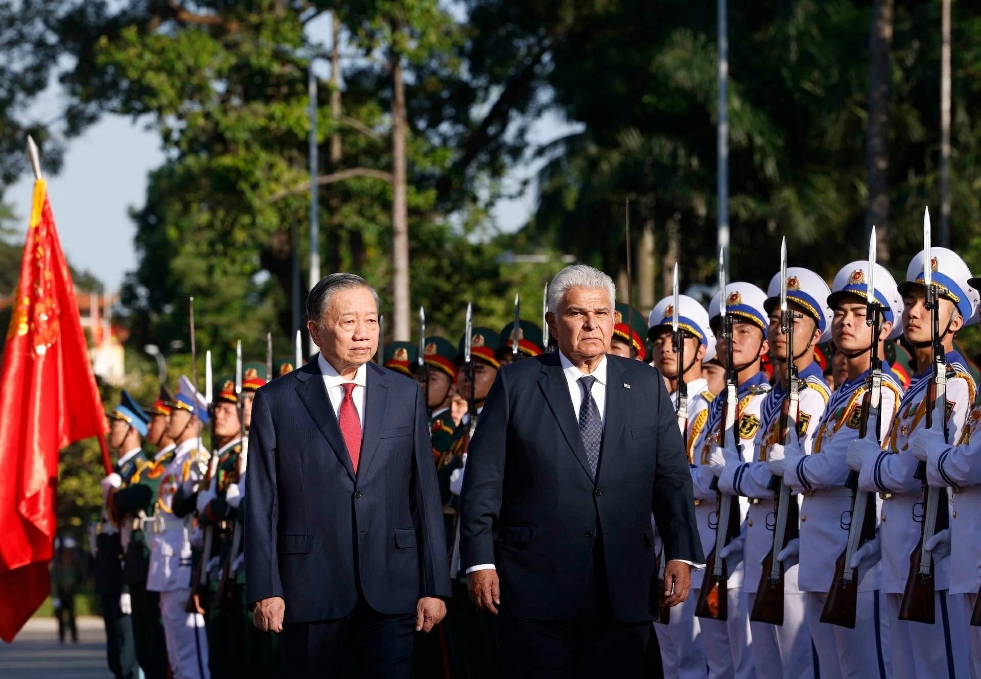 Tổng Bí thư, Chủ tịch nước Tô Lâm và Phu nhân chủ trì lễ đón chính thức Tổng thống Panama và Phu nhân