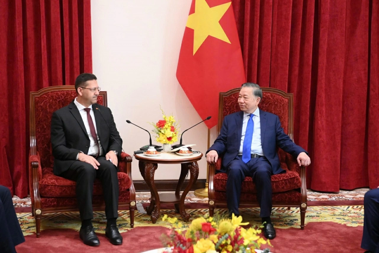 Hành trình đến với vùng đất của lịch sử, kháng chiến và hy vọng