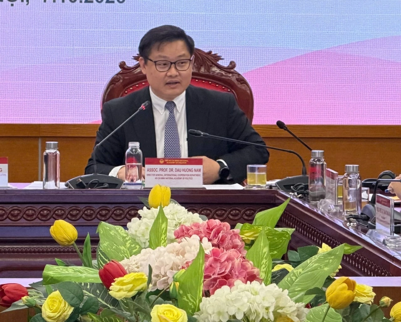 Giáo dục trong kỷ nguyên AI: Đào tạo con người để làm chủ công nghệ