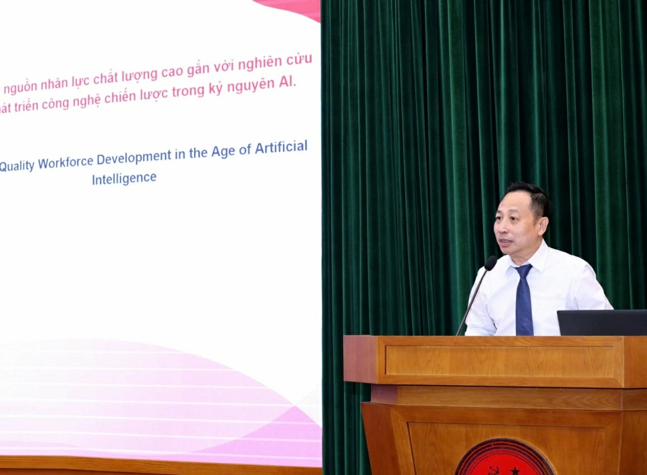 Giáo dục trong kỷ nguyên AI: Đào tạo con người để làm chủ công nghệ