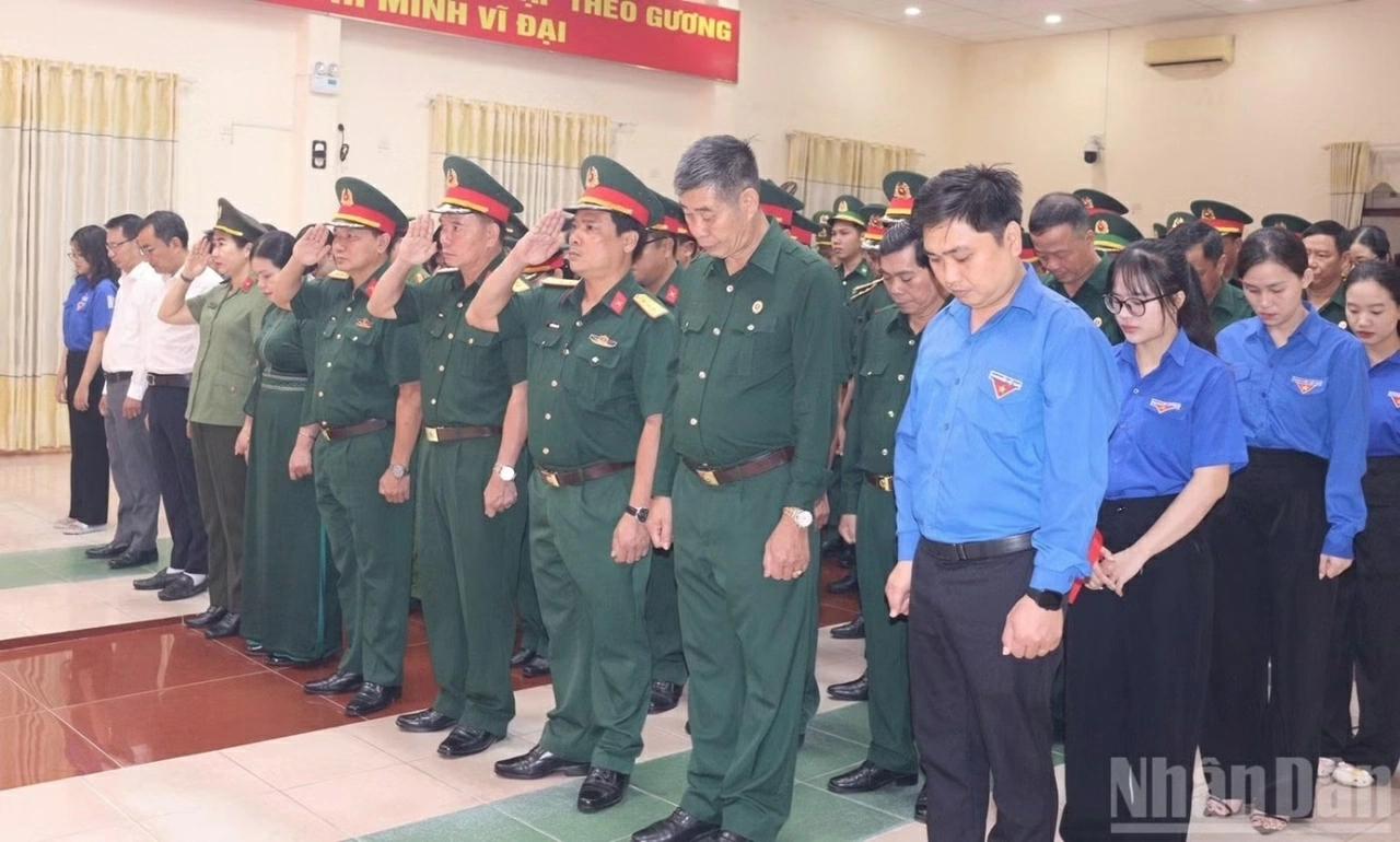 Quảng Ngãi: Bàn giao 2.219 mẫu sinh phẩm hài cốt liệt sĩ phục vụ giám định ADN