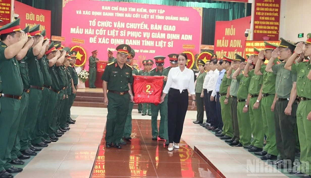 Quảng Ngãi: Bàn giao 2.219 mẫu sinh phẩm hài cốt liệt sĩ phục vụ giám định ADN