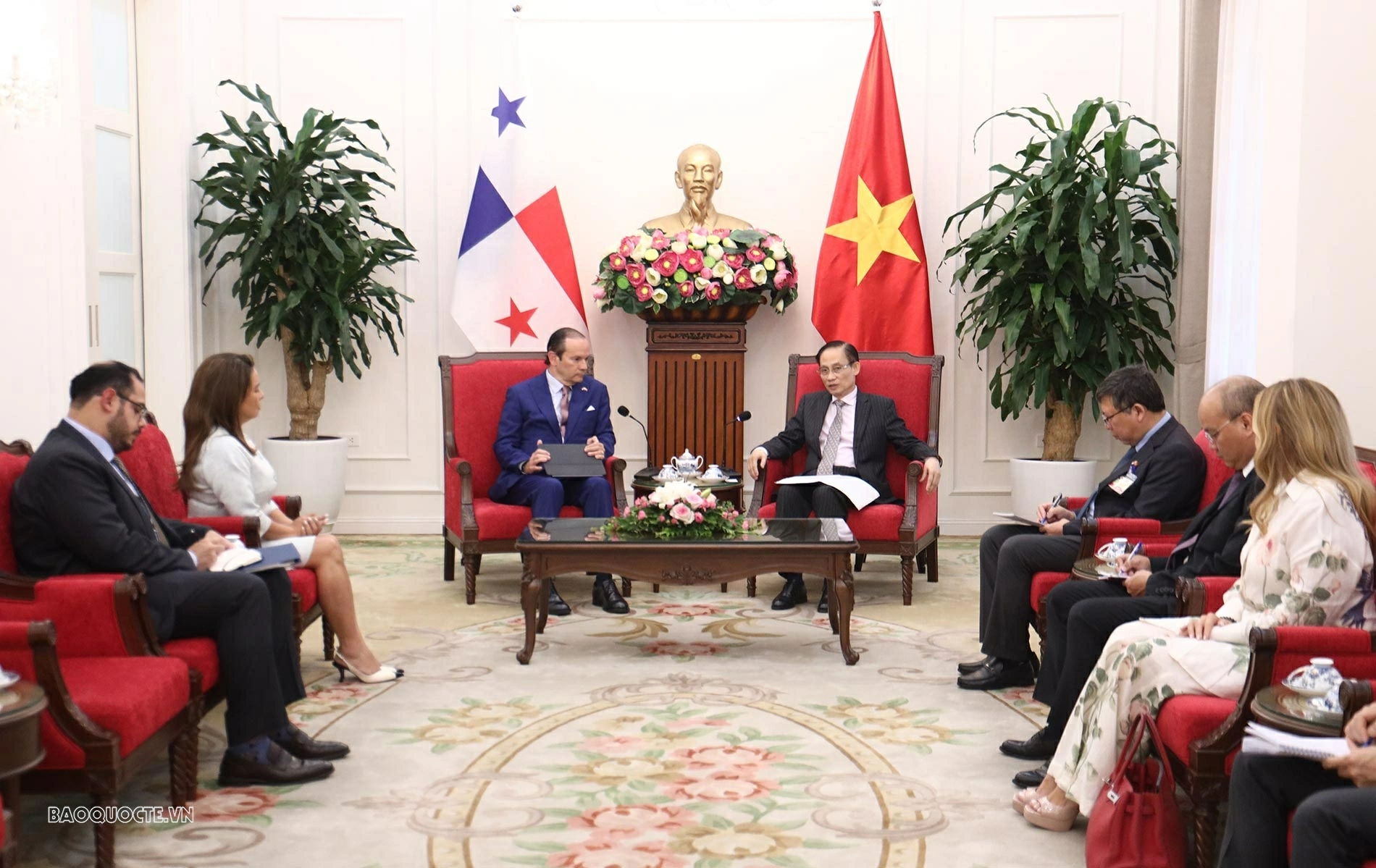 Toàn cảnh buổi làm việc. (Ảnh: Thành Long)