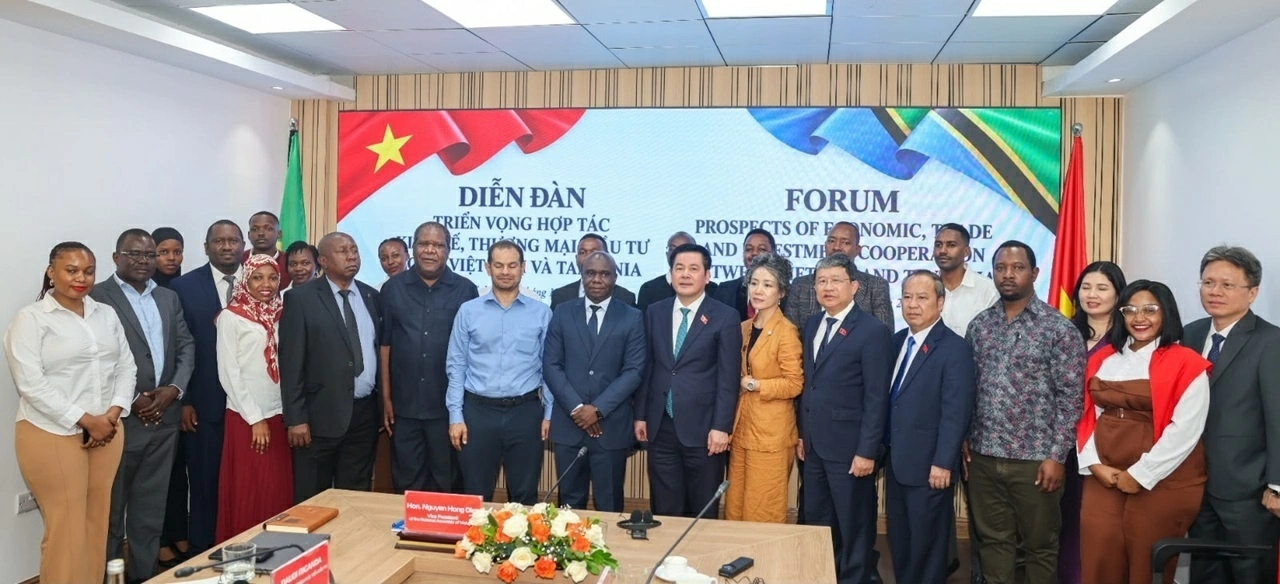 Phó Chủ tịch Quốc hội Nguyễn Hồng Diên thăm Halotel và chủ trì Tọa đàm hợp tác kinh tế, thương mại, đầu tư Việt Nam - Tanzania